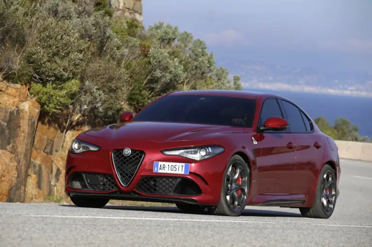 Alfa Romeo Giulia Quadrifoglio - 7