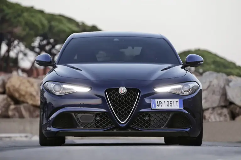 Alfa Romeo Giulia Quadrifoglio - 14