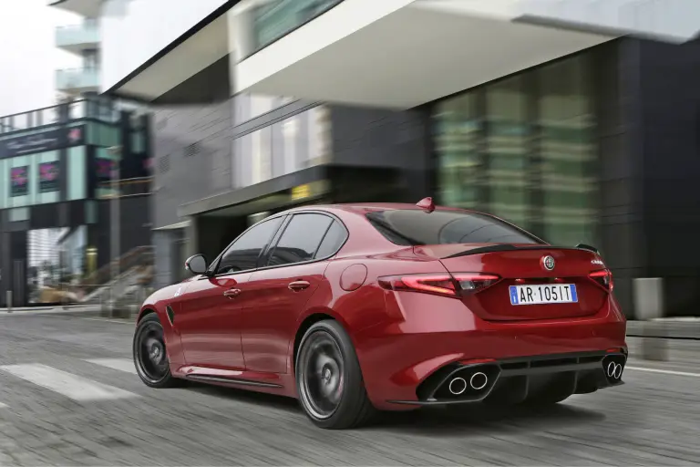 Alfa Romeo Giulia Quadrifoglio - 32