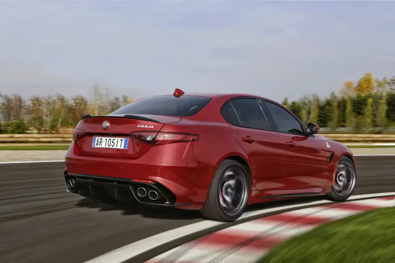 Alfa Romeo Giulia Quadrifoglio - 23