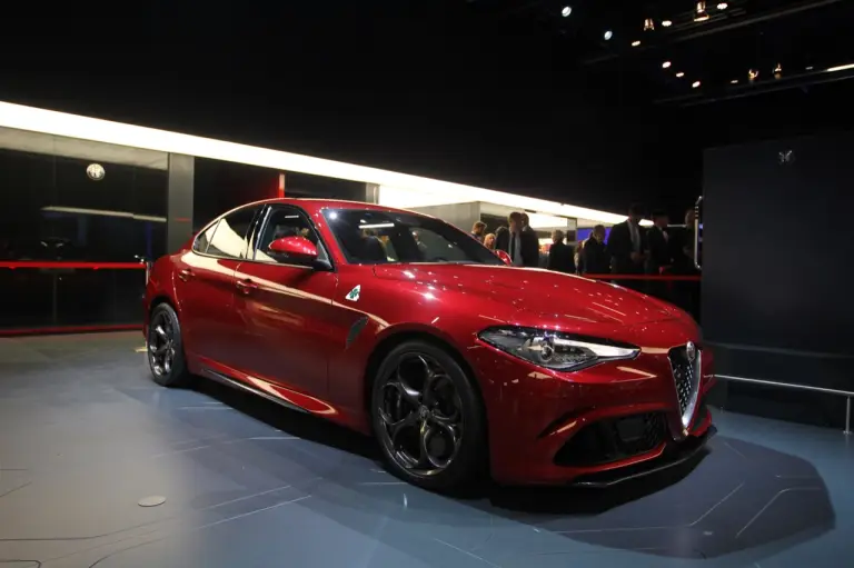 Alfa Romeo Giulia - Salone di Francoforte 2015 - 16