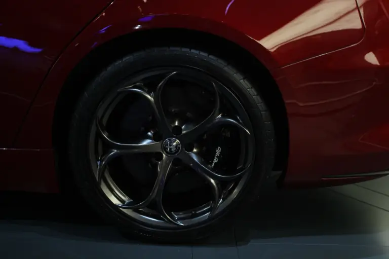 Alfa Romeo Giulia - Salone di Francoforte 2015 - 30