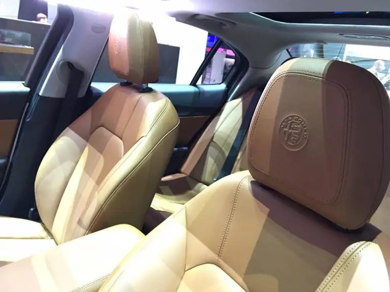 Alfa Romeo Giulia foto live - Salone di Ginevra 2016 - 10