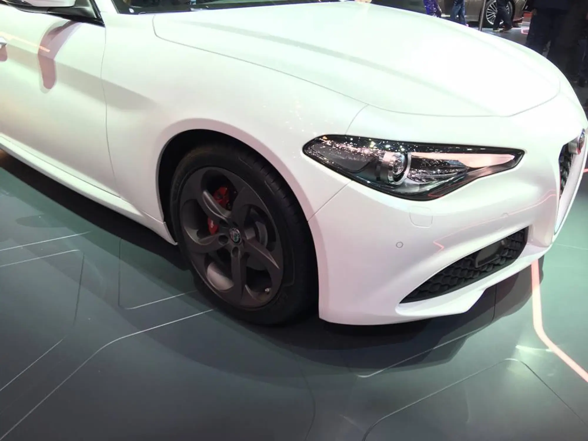 Alfa Romeo Giulia foto live - Salone di Ginevra 2016 - 11
