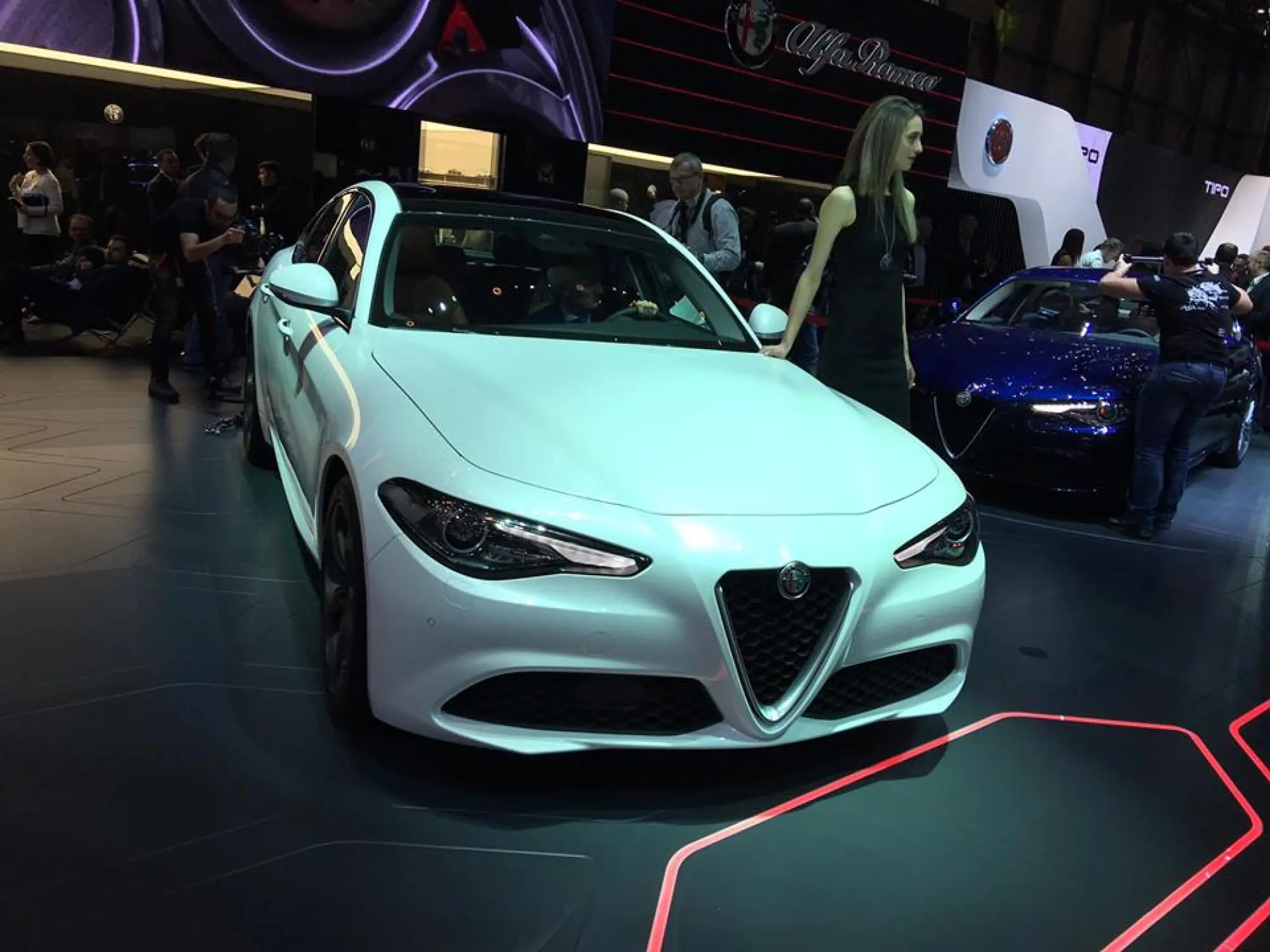 Alfa Romeo Giulia foto live - Salone di Ginevra 2016 - 15