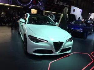 Alfa Romeo Giulia foto live - Salone di Ginevra 2016 - 15