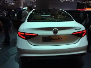 Alfa Romeo Giulia foto live - Salone di Ginevra 2016 - 5