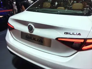 Alfa Romeo Giulia foto live - Salone di Ginevra 2016 - 6