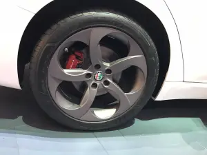 Alfa Romeo Giulia foto live - Salone di Ginevra 2016 - 17