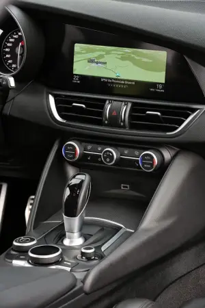 Alfa Romeo Giulia Veloce 2016