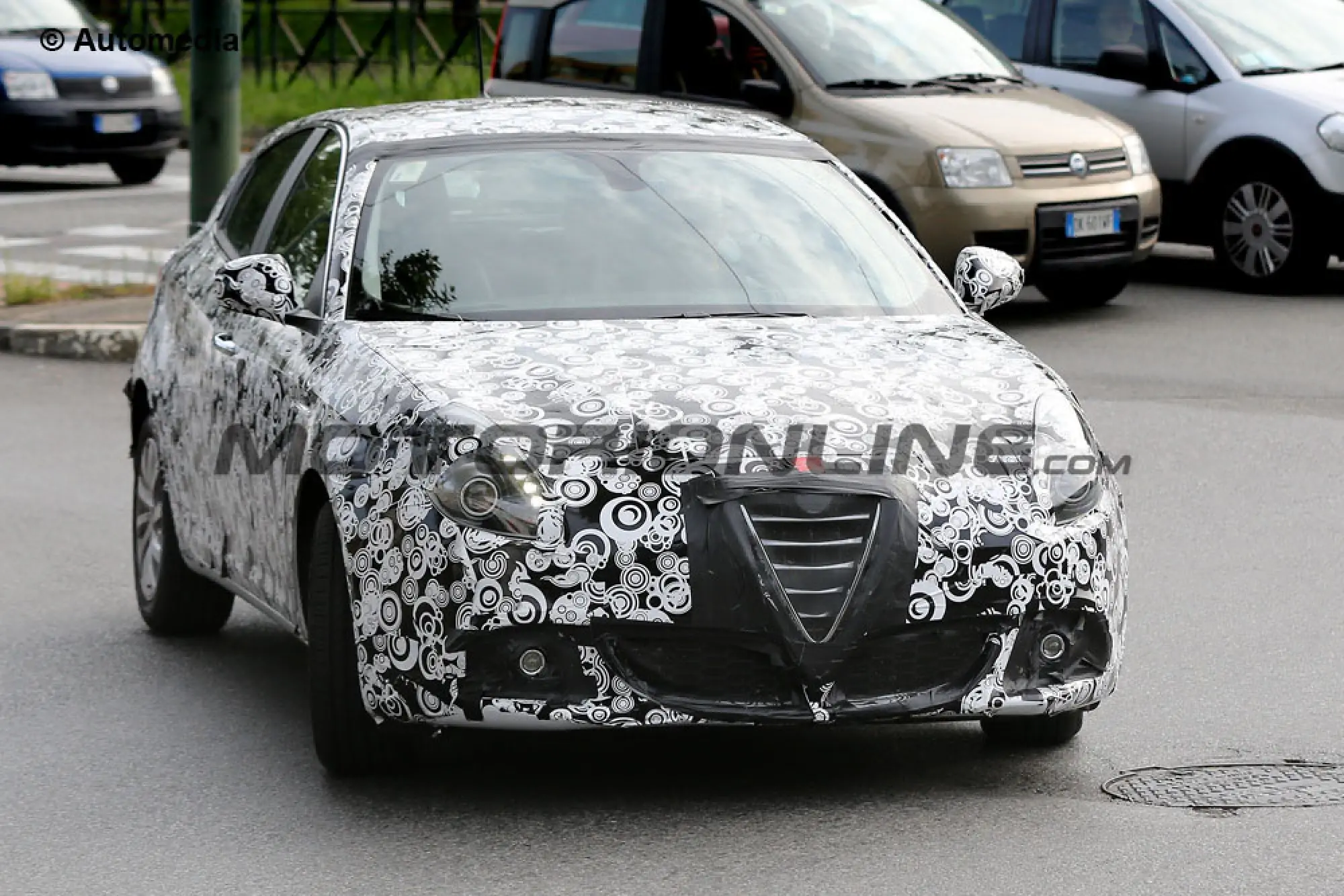 Alfa Romeo Giulietta 2016 - Foto spia 08-09-2015 - 1