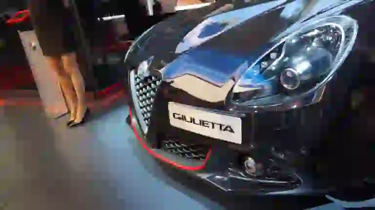 Alfa Romeo Giulietta Veloce - Salone di Parigi 2016 - 2
