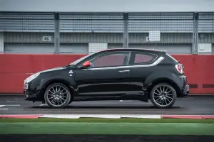 Alfa Romeo MiTo Quadrifoglio Verde SBK sfida Kawasaki Ninja