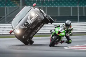 Alfa Romeo MiTo Quadrifoglio Verde SBK sfida Kawasaki Ninja - 5