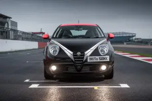 Alfa Romeo MiTo Quadrifoglio Verde SBK sfida Kawasaki Ninja - 10