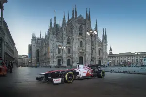 Alfa Romeo monoposto F1 a Milano - Foto