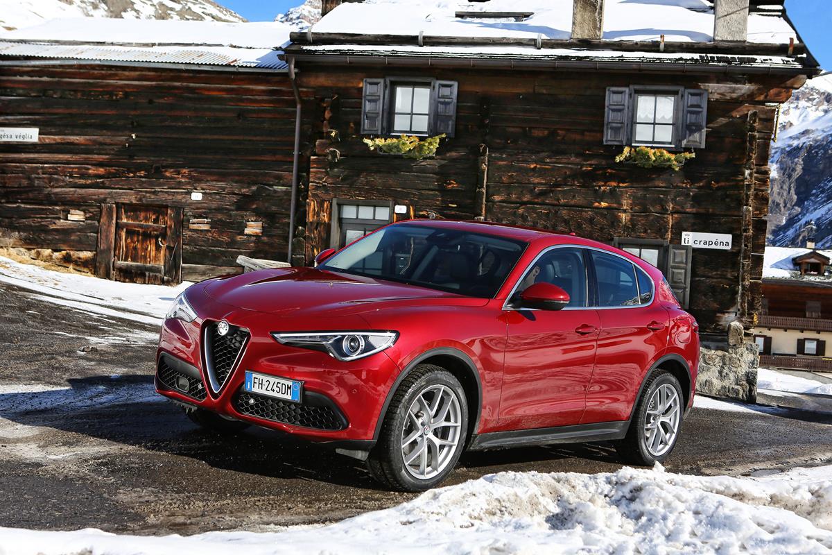 Alfa Romeo Stelvio 2017