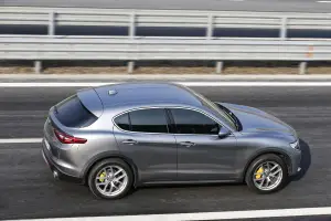 Alfa Romeo Stelvio 2017