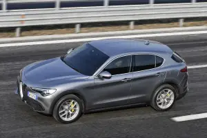 Alfa Romeo Stelvio 2017