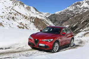 Alfa Romeo Stelvio 2017