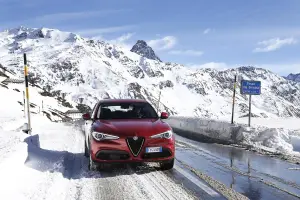 Alfa Romeo Stelvio 2017 - 18