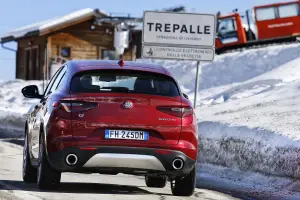 Alfa Romeo Stelvio 2017 - 22