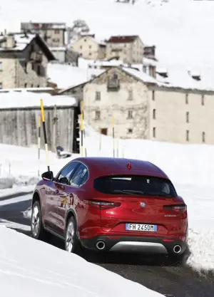 Alfa Romeo Stelvio 2017