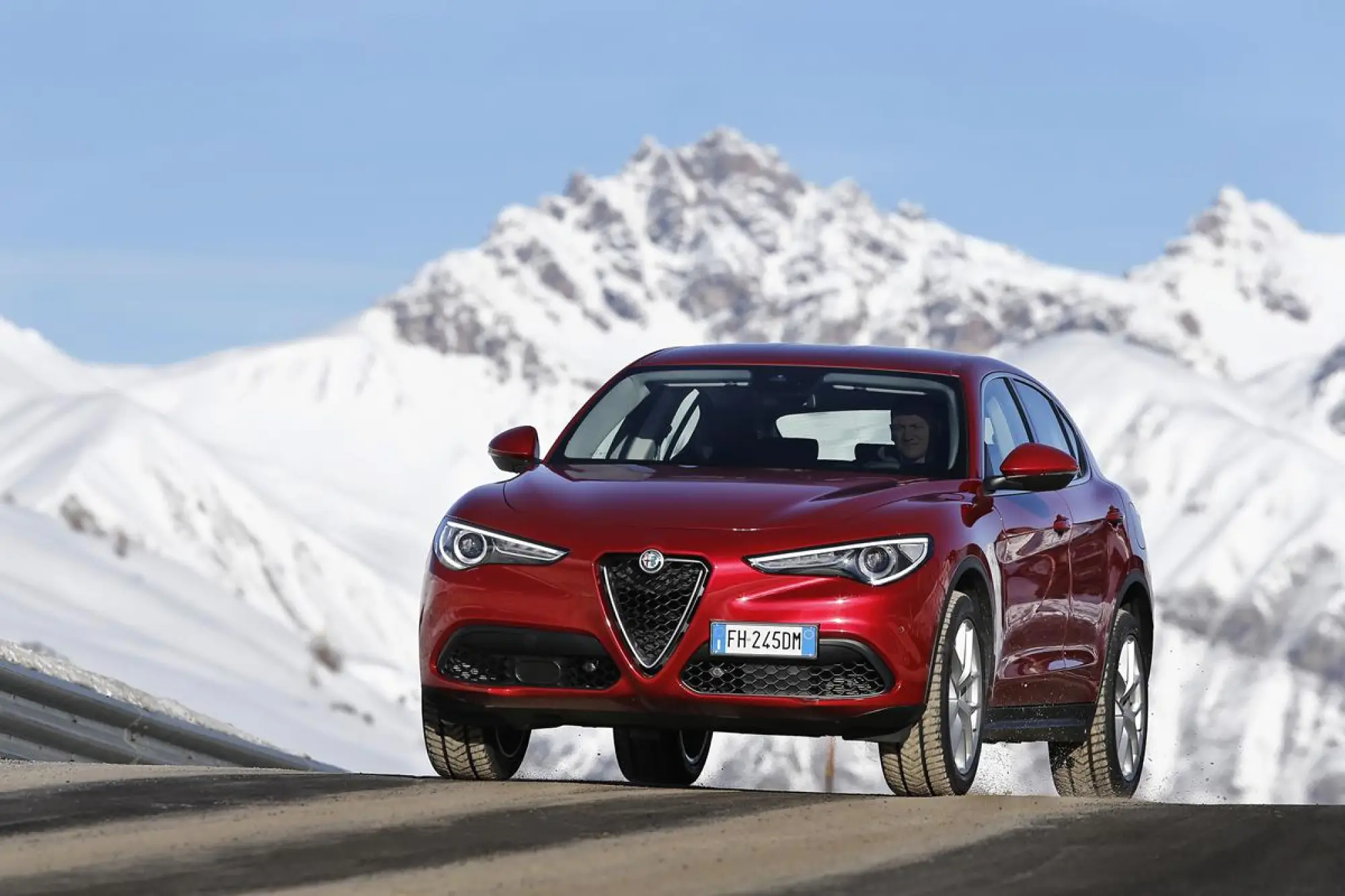 Alfa Romeo Stelvio 2017 - 30