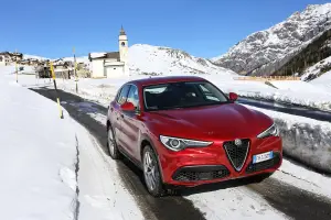 Alfa Romeo Stelvio 2017 - 36