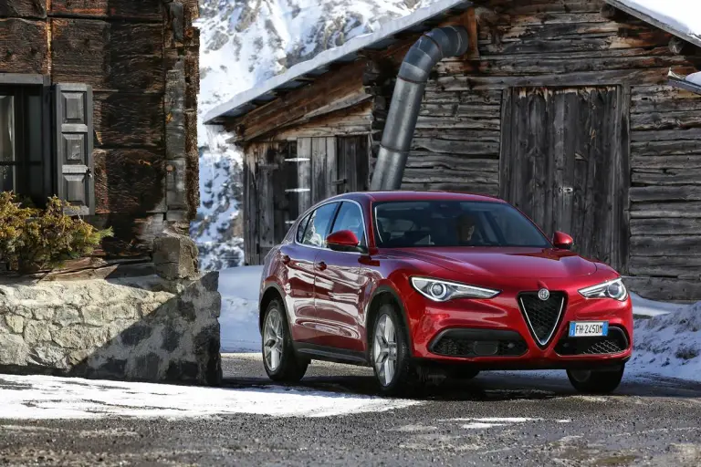 Alfa Romeo Stelvio 2017 - 37