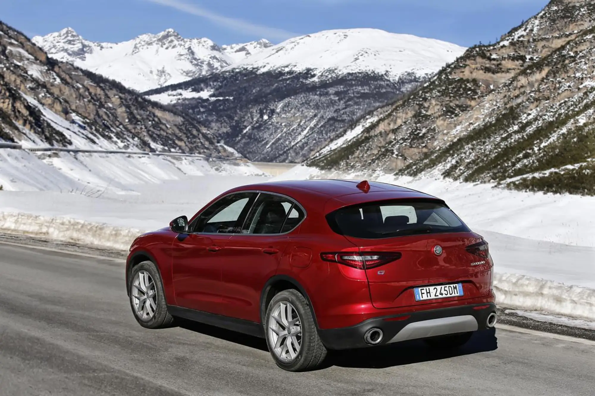 Alfa Romeo Stelvio 2017 - 40