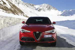 Alfa Romeo Stelvio 2017 - 48