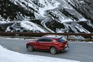 Alfa Romeo Stelvio 2017