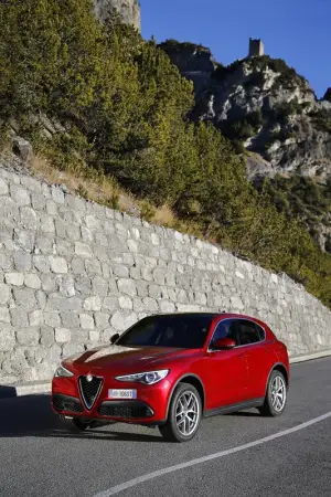 Alfa Romeo Stelvio 2017