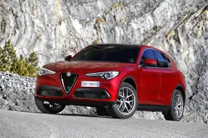 Alfa Romeo Stelvio 2017