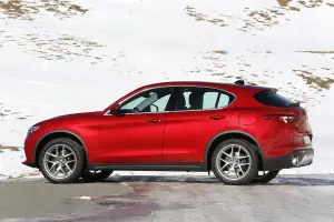 Alfa Romeo Stelvio 2017 - 68