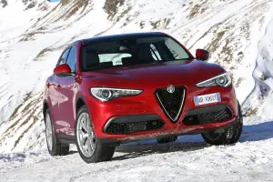 Alfa Romeo Stelvio 2017