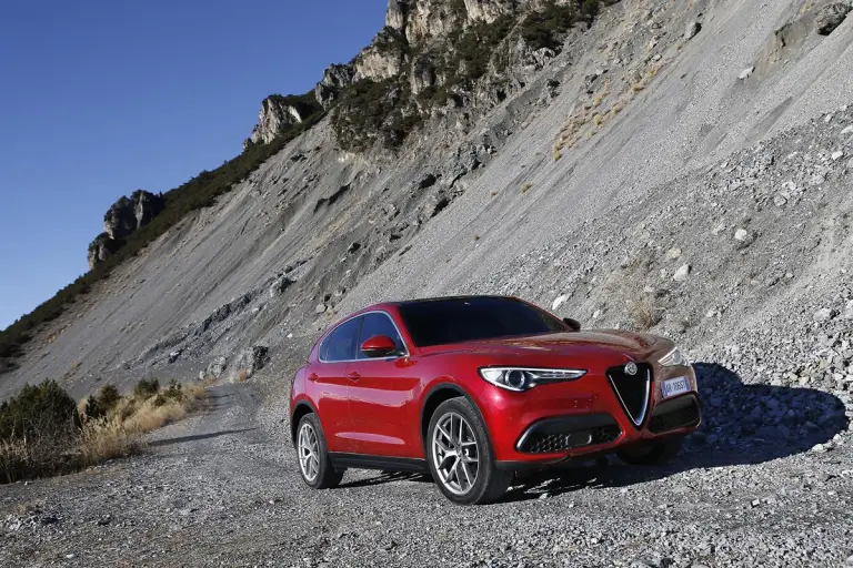 Alfa Romeo Stelvio 2017 - 76