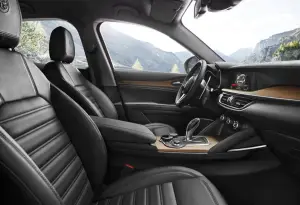 Alfa Romeo Stelvio First Edition foto ufficiali