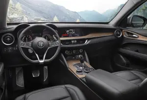 Alfa Romeo Stelvio First Edition foto ufficiali