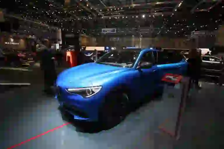 Alfa Romeo Stelvio Foto Live - Salone di Ginevra 2017 - 5