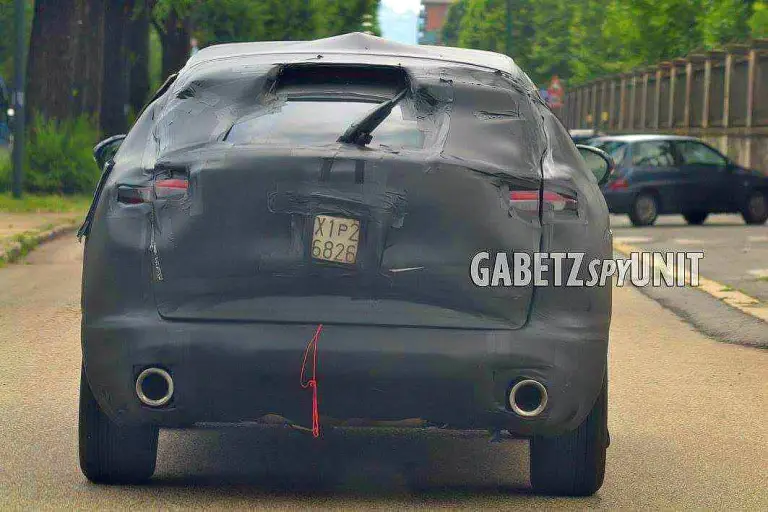 Alfa Romeo Stelvio - Foto spia 06-07-2016 - 11