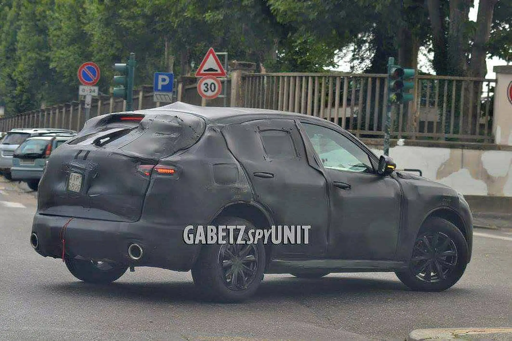 Alfa Romeo Stelvio - Foto spia 06-07-2016 - 8