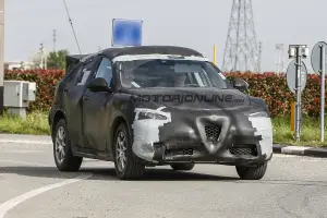 Alfa Romeo Stelvio - Foto spia 08-04-2016 - 1