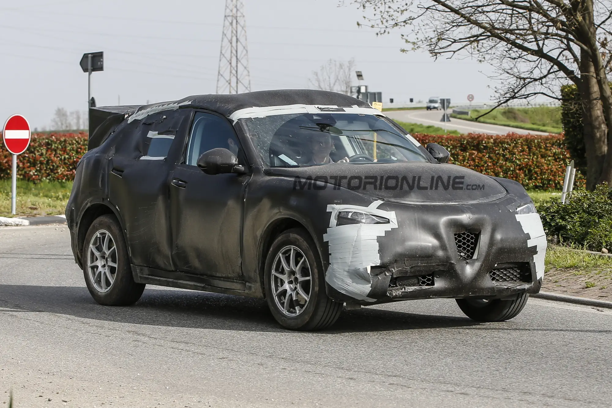 Alfa Romeo Stelvio - Foto spia 08-04-2016 - 3