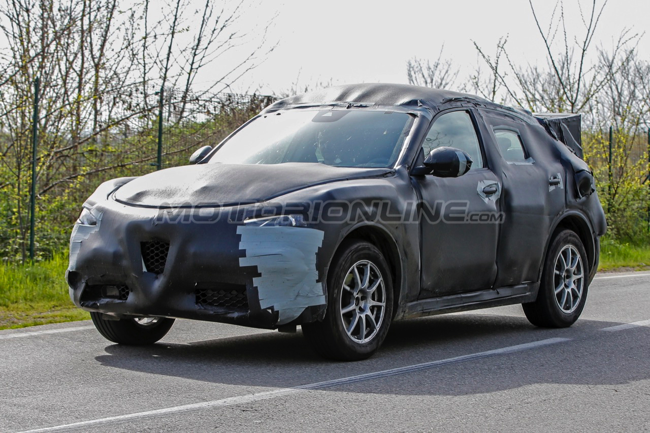 Alfa Romeo Stelvio - Foto spia 10-5-2016