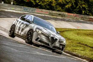 Alfa Romeo Stelvio Quadrifoglio - Record al Nurburgring