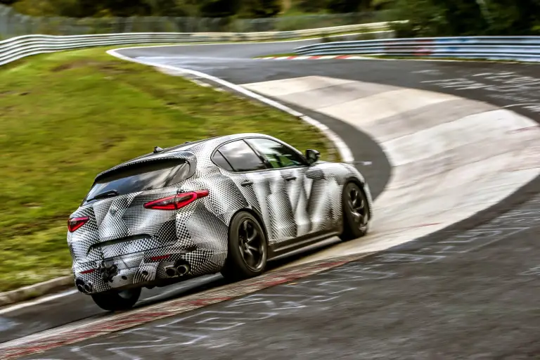 Alfa Romeo Stelvio Quadrifoglio - Record al Nurburgring - 12