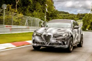 Alfa Romeo Stelvio Quadrifoglio - Record al Nurburgring