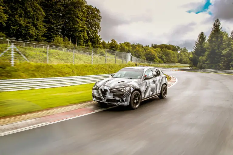 Alfa Romeo Stelvio Quadrifoglio - Record al Nurburgring - 7